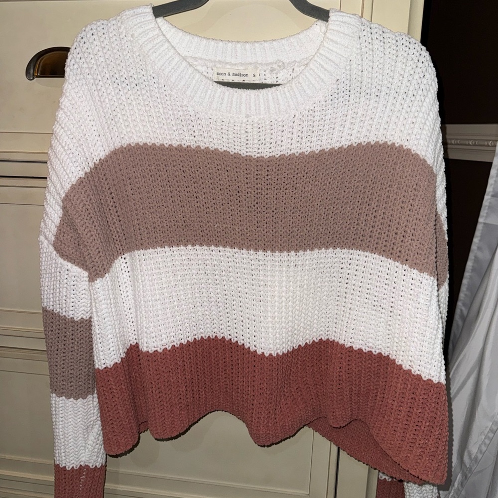 Cropped oversized sweater